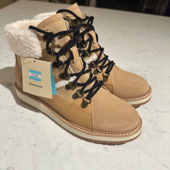 TOMS Mesa Waterproof Boats - Picture 2 of 2